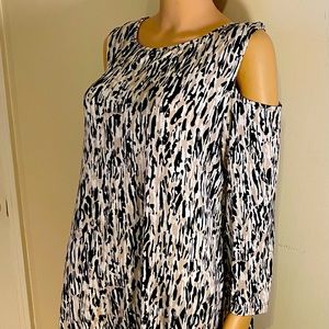 Light weight print top.